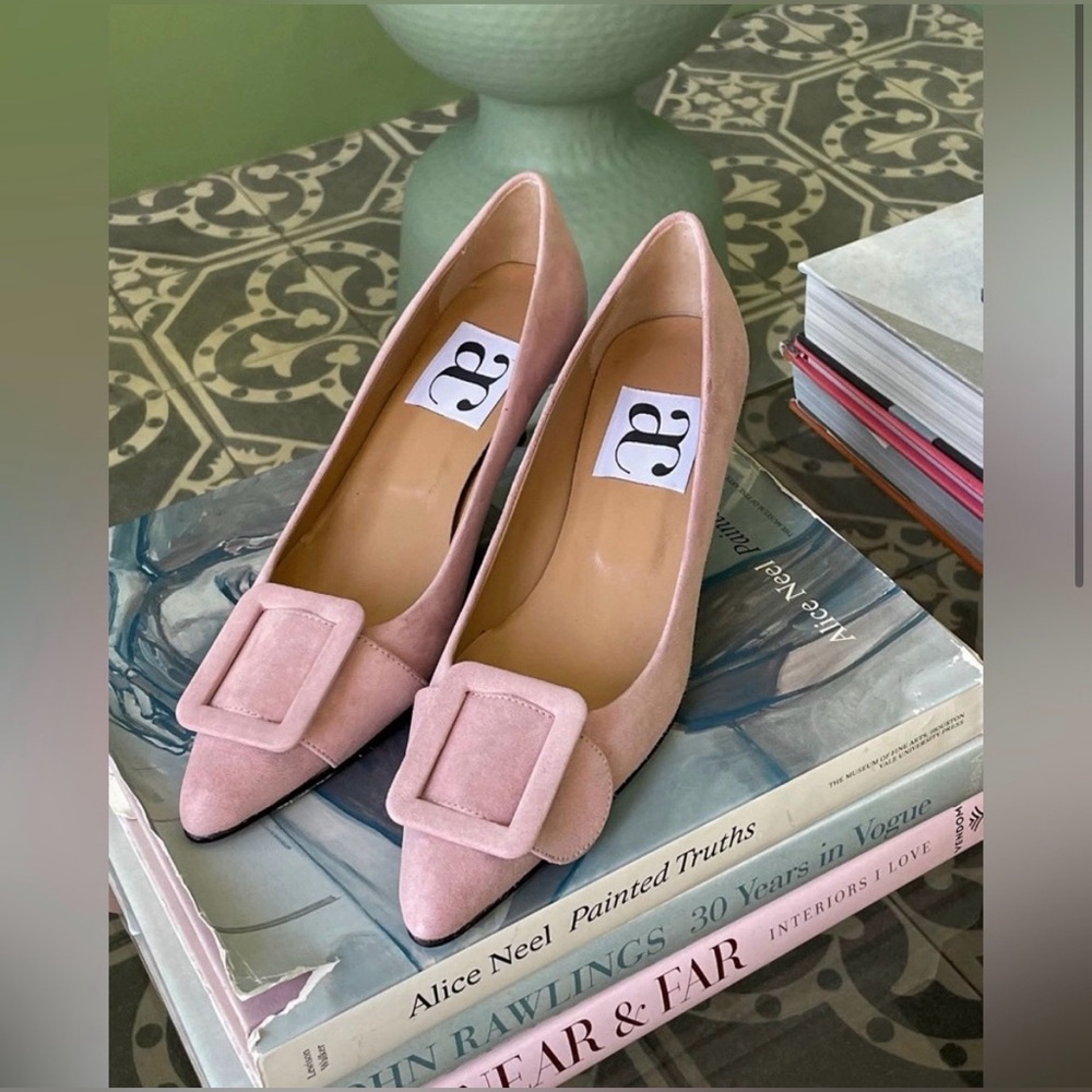 Designer Pink Suede Pointed-Toe Pumps with Statement Buckle